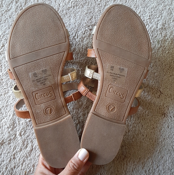 Sandals - Picture 3 of 3